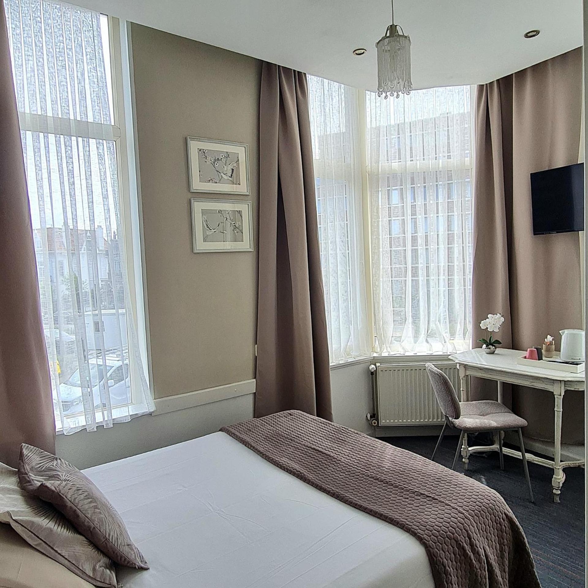 Hotel 'T Witte Huys Scheveningen デン・ハーグ エクステリア 写真
